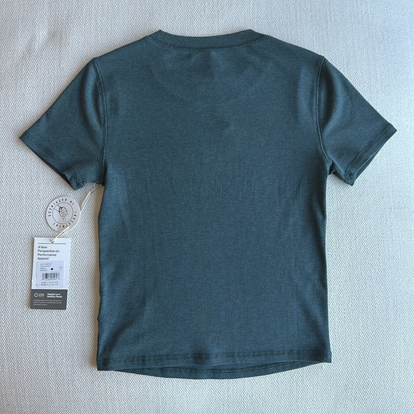 Vuori Pose Fitted Tee - Stone Heather size XS - Picture 5 of 8